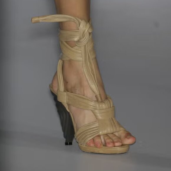 VINTAGE LOEWE TAN TIE AROUND KNOT LEATHER WRAP SANDALS HEELS SIZE 37 PRELOVED - Picture 2 of 3